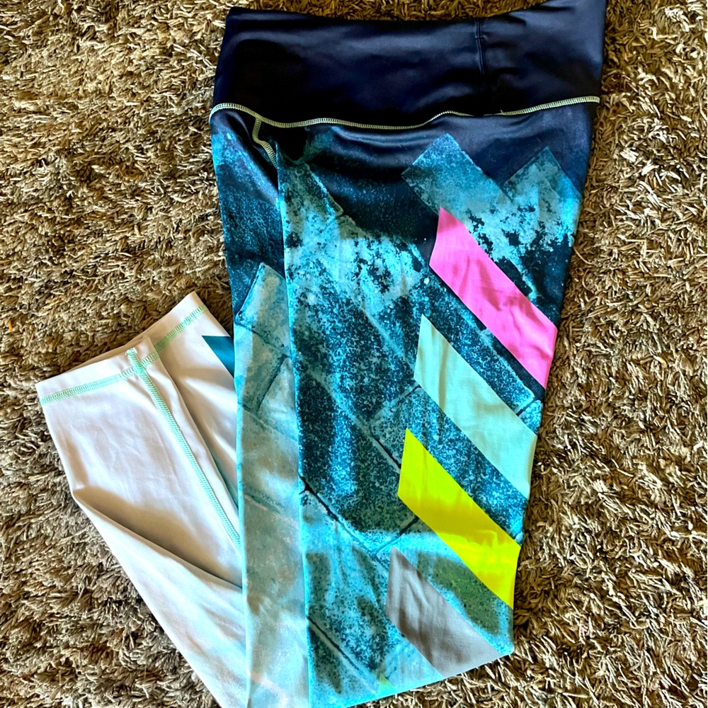 Victoria Secret VSX Sport knockout leggings Size M
